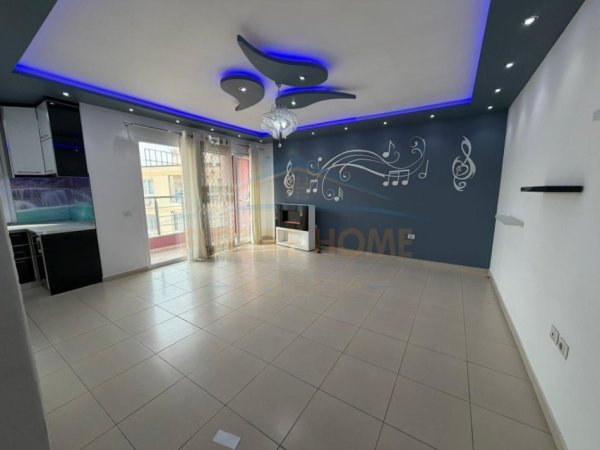 Tirane, shitet apartament 2+1 Kati 8, 89 m² 130.000 € (Unaza e Re)