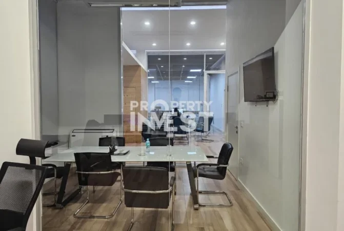 Tirane, jepet me qera zyre Kati 0, 220 m² 2.000 € (Kopshti Botanik)