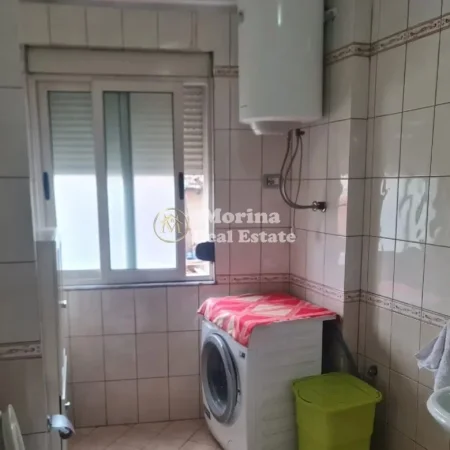 Tirane, jepet me qera apartament 1+1 Kati 2, 70 m² 680 € (Rruga e Durresit)