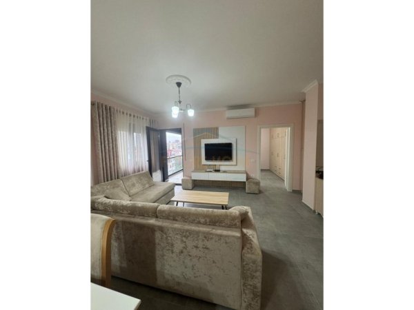 Tirane, jepet me qera apartament 1+1 Kati 5, 70 m² 500 € 