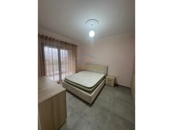 Tirane, jepet me qera apartament 1+1 Kati 5, 70 m² 500 € 