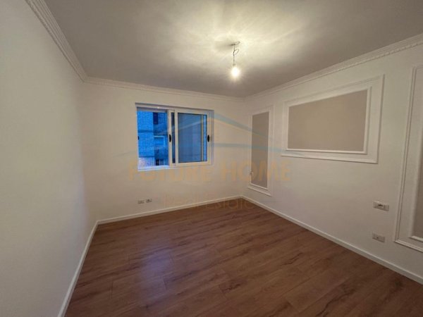 Durres, shes apartament 1+1 Kati 3, 85.000 € (Prane Stadiumit Niko Dovana, Durrës)