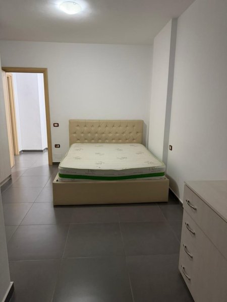 Tirane, jepet me qera apartament 2+1+Ballkon Kati 6, 80 m² 500 € (Yzberisht/Rr.Gjergj Elez ALIA)