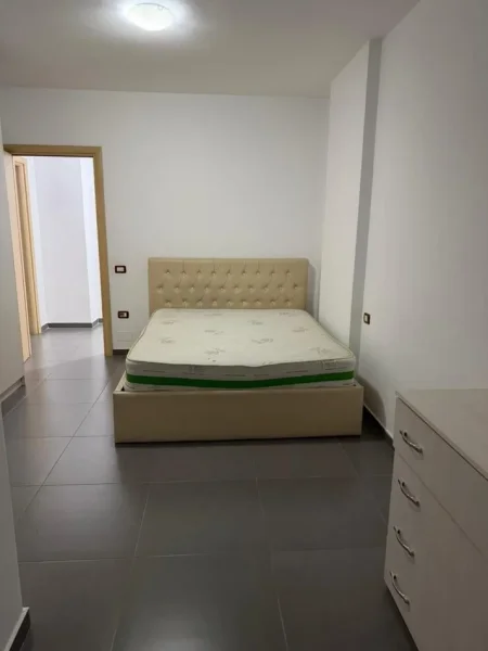 Tirane, jepet me qera apartament 2+1+Ballkon Kati 6, 80 m² 500 € (Yzberisht/Rr.Gjergj Elez ALIA)