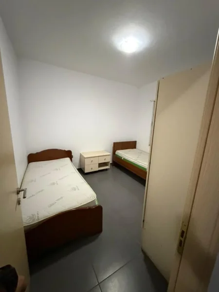 Tirane, jepet me qera apartament 2+1+Ballkon Kati 6, 80 m² 500 € (Yzberisht/Rr.Gjergj Elez ALIA)