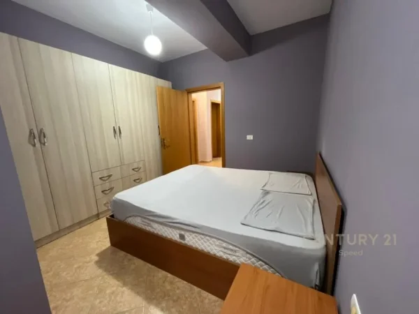 Tirane, jepet me qera apartament 2+1 Kati 2, 93 m² 500 € (profarma)