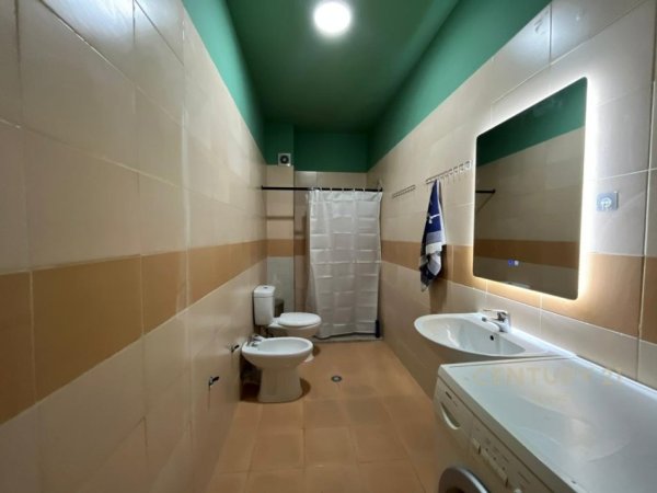 Tirane, jepet me qera apartament 2+1 Kati 2, 93 m² 500 € (profarma)