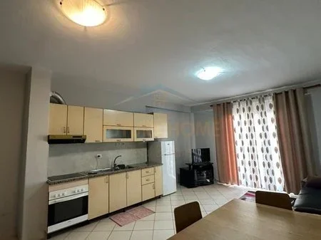 Durres, jepet me qera apartament 1+1+Ballkon Kati 4, 88 m² 300 € 
