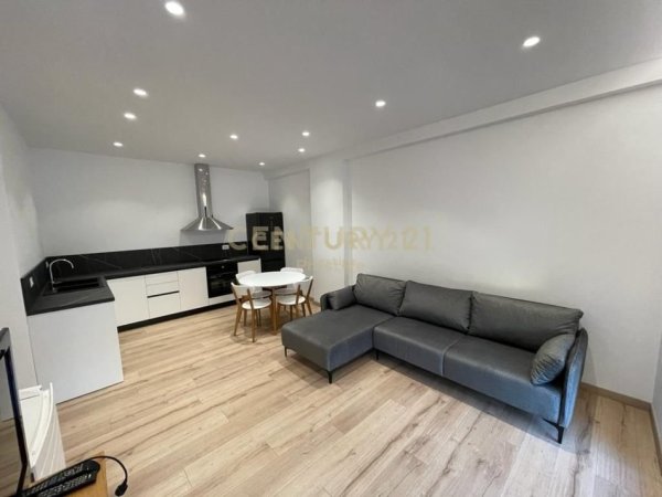 Tirane, jepet me qera apartament 2+1+Aneks+Ballkon Kati 4, 110 m² 1.500 € (Rrruga e Elbasanit)