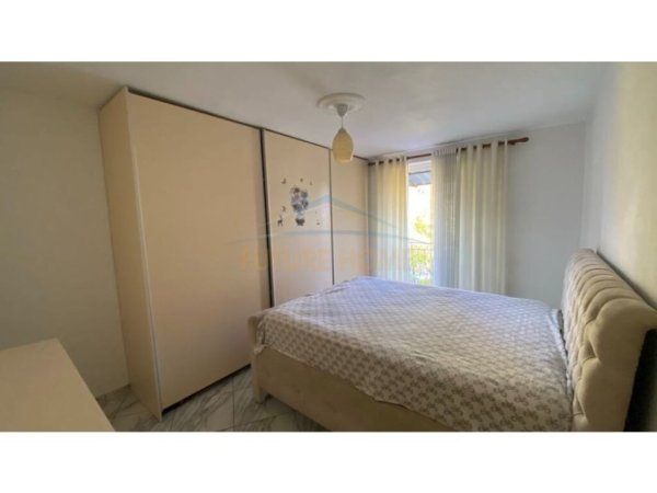 Tirane, jepet me qera apartament 2+1 Kati 3, 65 m² 360 € (Shkolla Musine Kokalari, Kombinat)