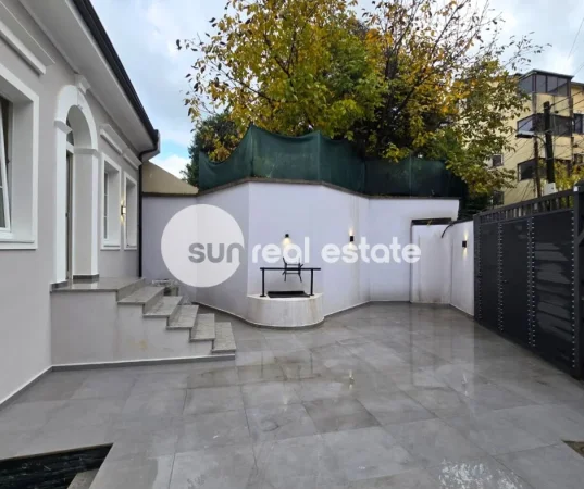 Shkoder, jepet me qera shtepi 3+1 Kati 0, 205 m² 1.000 € (AFER PEDONALES)