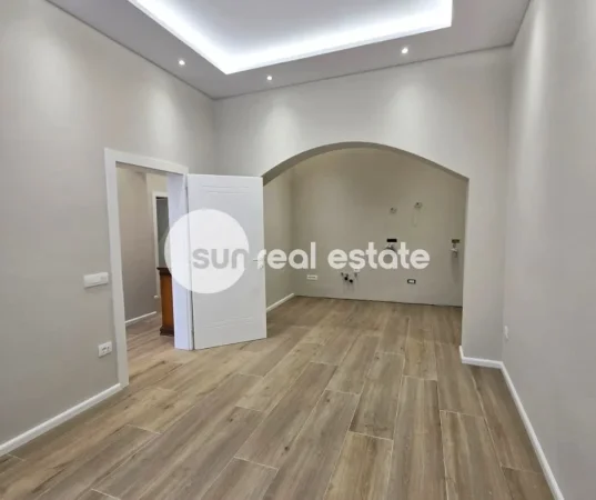 Shkoder, jepet me qera shtepi 3+1 Kati 0, 205 m² 1.000 € (AFER PEDONALES)