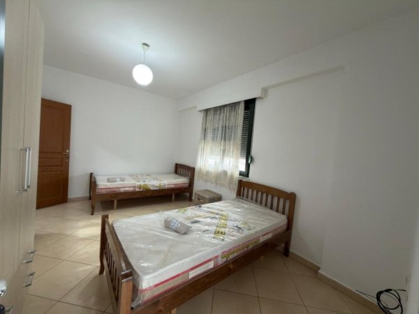 Tirane, jepet me qera apartament 2+1+Ballkon Kati 5, 100 m² 550 € (Rruga 5 Maji, Tiranë)