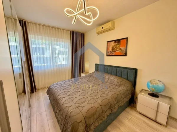 Tirane, jap me qera apartament 1+1 Kati 8, 900 m² 900 € (rruga e kosovarve)