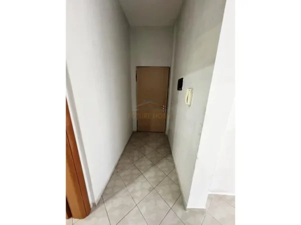 Tirane, shitet apartament 1+1 Kati 1, 69 m² 96.600 € (Fresk, pranë pasticeri Melisës.)