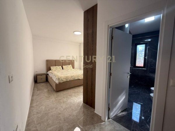 Tirane, jepet me qera apartament 2+1+Ballkon Kati 0, 114 m² 900 € 