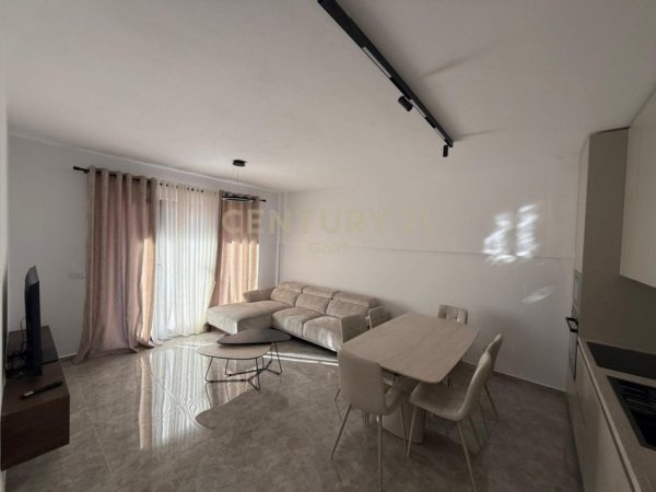 Tirane, jepet me qera apartament 2+1+Ballkon Kati 0, 114 m² 900 € 