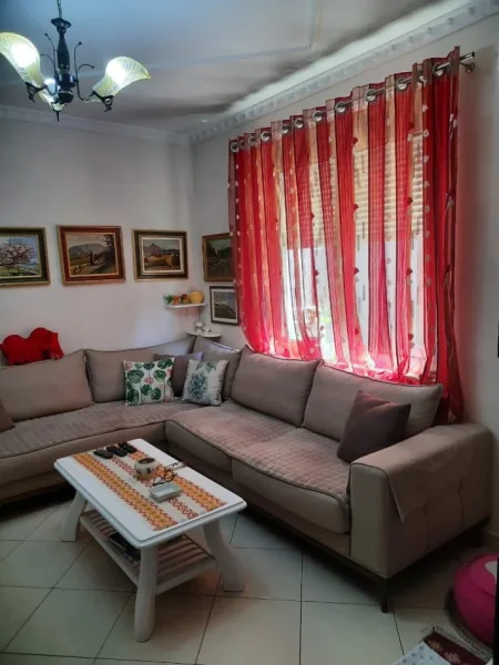 Tirane, shitet apartament 2+1 , 86 m² 