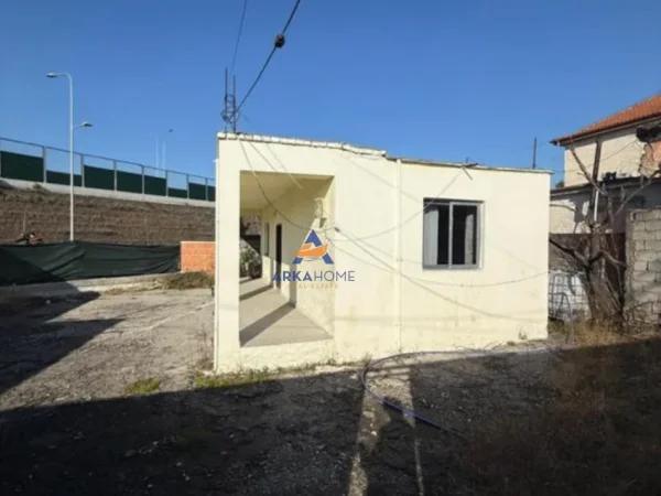 Tirane, jepet me qera Vile 1 Katshe Kati 1, 400 € 