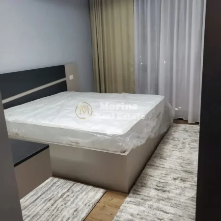 Tirane, jepet me qera apartament 2+1 Kati 3, 116 m² 1.300 € (Liqeni i Thate)