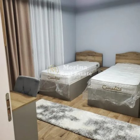 Tirane, jepet me qera apartament 2+1 Kati 3, 116 m² 1.300 € (Liqeni i Thate)