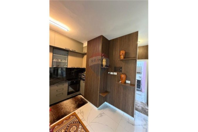 Tirane, shitet apartament 2+1 Kati 2, 75 m² 148.000 € (Porcelan)