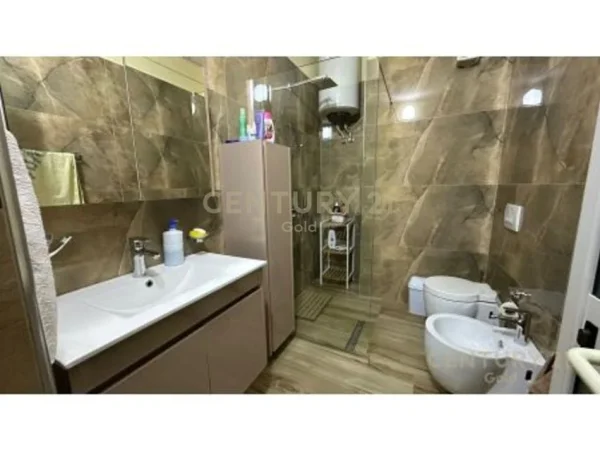 Tirane, shitet apartament 2+1+Ballkon Kati 3, 140 m² 270.000 € 