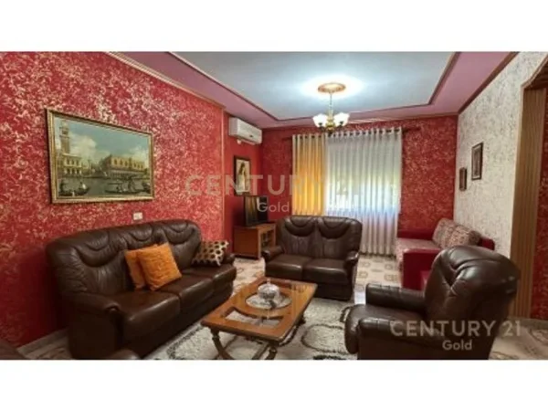 Tirane, shitet apartament 2+1+Ballkon Kati 3, 140 m² 270.000 € 
