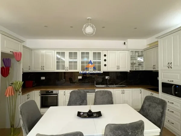 Tirane, shitet apartament 2+1+Ballkon Kati 4, 143 m² 287.000 € 