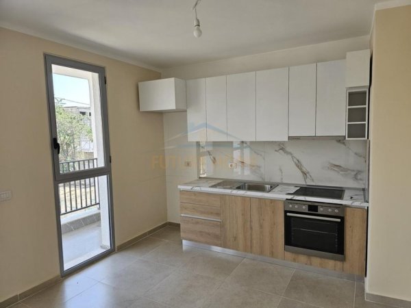 Tirane, jepet me qera apartament 2+1 Kati 2, 88 m² 430 € (5 Maji)
