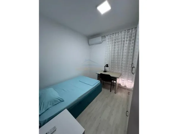Tirane, jepet me qera apartament 3+1 Kati 4, 115 m² 700 € (Don Bosko, Tiranë)