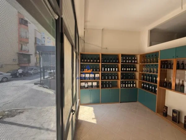 Tirane, shitet ambjent biznesi Kati 0, 103 m² 169.000 €
