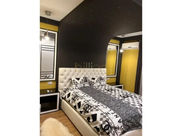 Tirane, jepet me qera 2+1 , 110 m² 650 € (Pallatet Cabej)