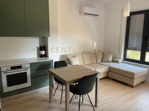 Tirane, jepet me qera apartament 1+1+Ballkon Kati 1, 52 m² 600 € 