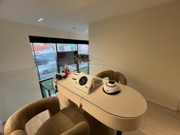 Tirane, jepet me qera ambjent biznesi Kati 0, 10 m² 260 € (Rruga Jordan Misja, Rezidenca Marga 1, Tirane)