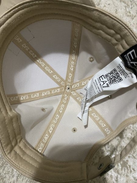 Tirane, ofroj Kapele origjinale shum pak e perdorur