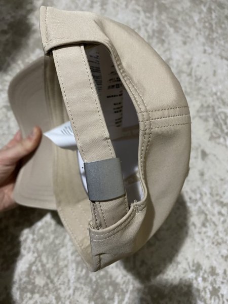 Tirane, ofroj Kapele origjinale shum pak e perdorur