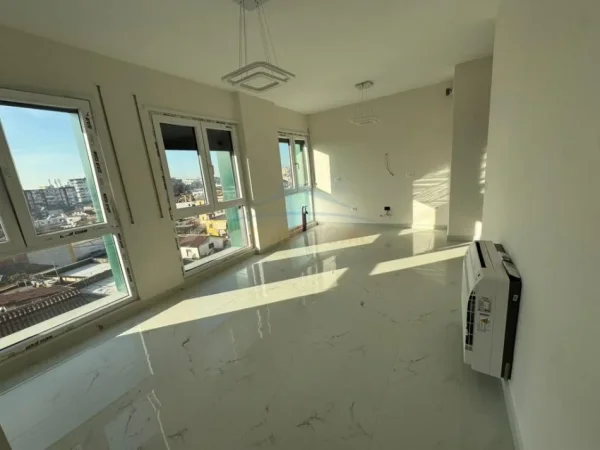 Tirane, jepet me qera ambjent biznesi Kati 4, 57 m² 400 € (Jordan Misja, Tiranë.)