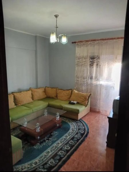 Tirane, jepet me qera apartament 1+1+Ballkon Kati 8, 70 m² 450 € (Don Bosko)