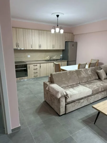 Tirane, jepet me qera apartament 1+1 , 500 € 