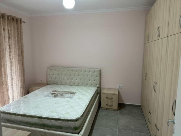 Tirane, jepet me qera apartament 1+1 , 500 € 