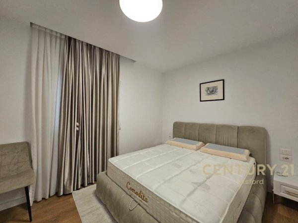 Tirane, jepet me qera apartament 2+1 Kati 7, 85 m² 750 € (Ish Fusha Aviacionit)