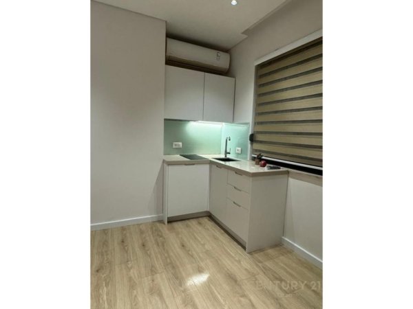 Tirane, jepet me qera apartament 1+1 Kati 1, 65 m² 1.500 € (Qender)