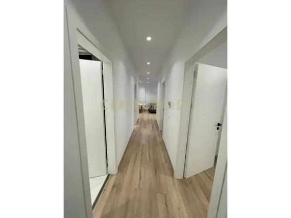 Tirane, jepet me qera apartament 2+1 Kati 4, 110 m² 1.500 € (Rruga e Elbasanit)