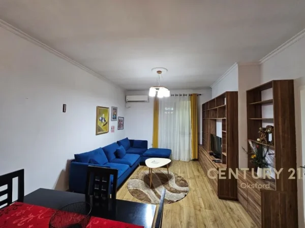 Tirane, jepet me qera apartament 1+1 Kati 8, 70 m² 520 € (Yzberisht)