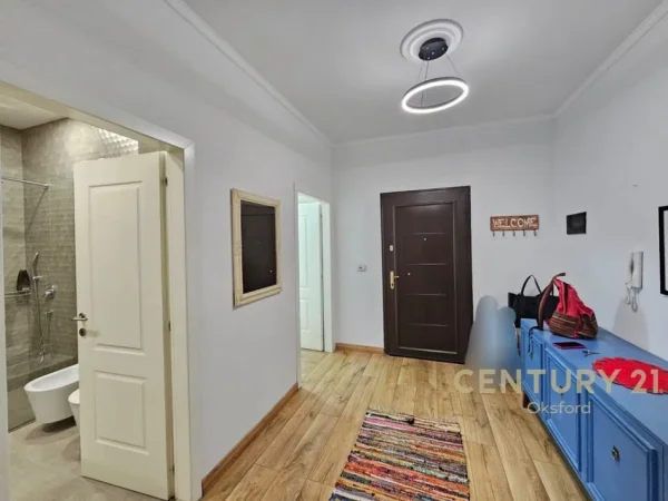 Tirane, jepet me qera apartament 1+1 Kati 8, 70 m² 520 € (Yzberisht)
