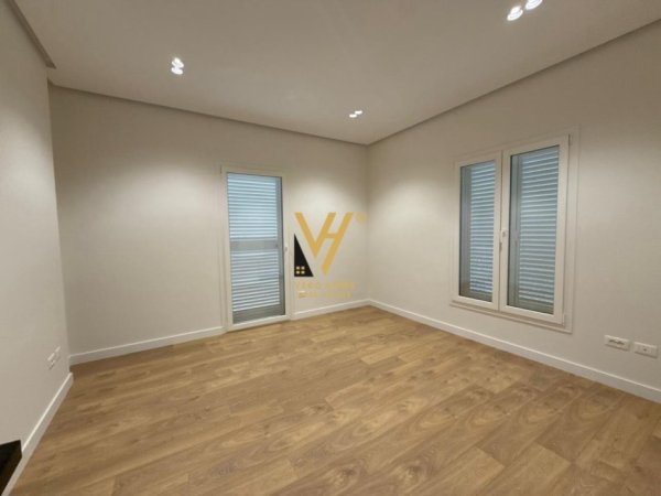 Tirane, jepet me qera ambjent biznesi Kati 0, 1.060 m² 9.000 € (RRUGA E ELBASANIT)