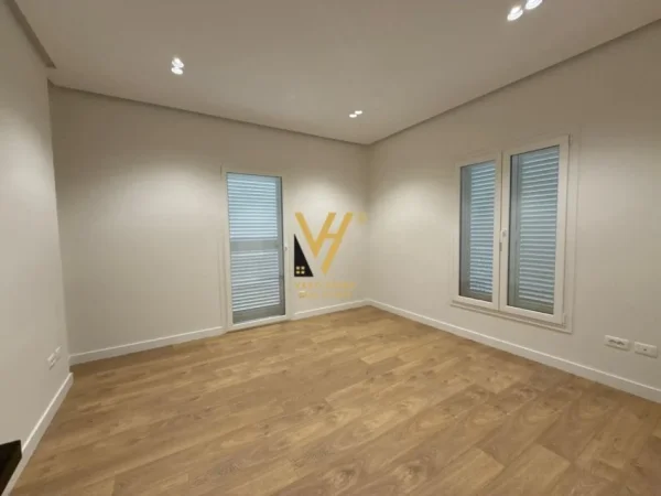 Tirane, jepet me qera ambjent biznesi Kati 0, 1.060 m² 9.000 € (RRUGA E ELBASANIT)