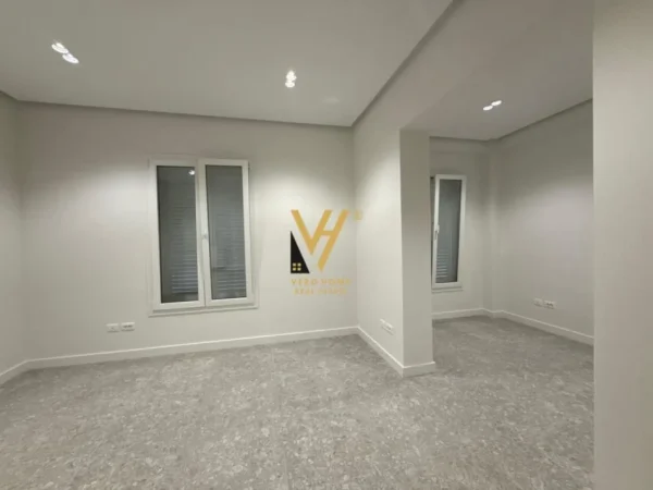 Tirane, jepet me qera ambjent biznesi Kati 0, 1.060 m² 9.000 € (RRUGA E ELBASANIT)