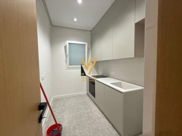 Tirane, jepet me qera ambjent biznesi Kati 0, 1.060 m² 9.000 € (RRUGA E ELBASANIT)